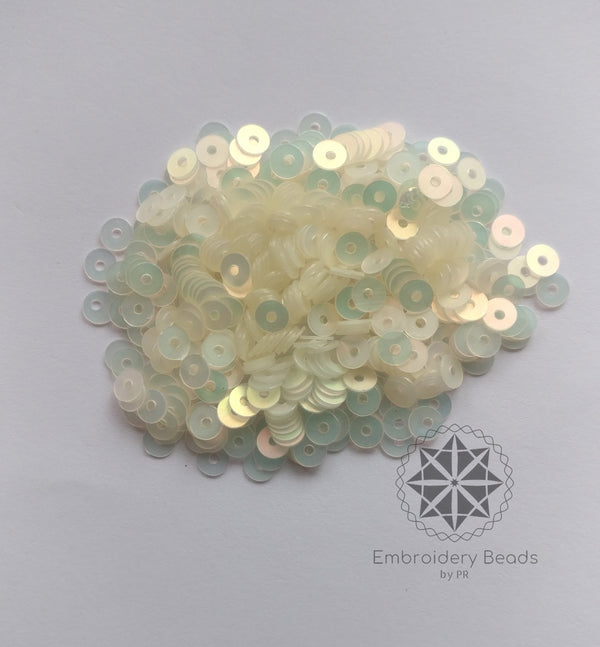 Round Sequins Off White